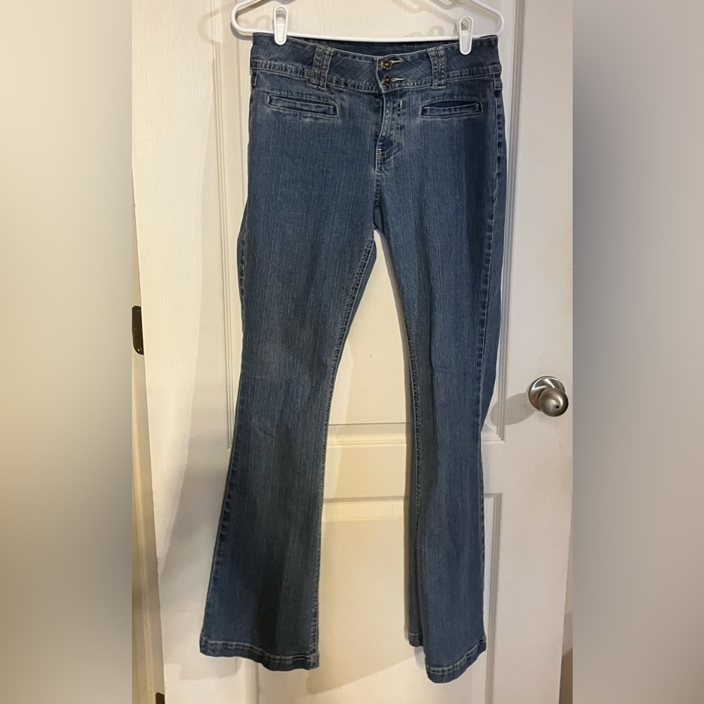 Women’s V.S.H. Jeans, Size 8. Excellent Condition.